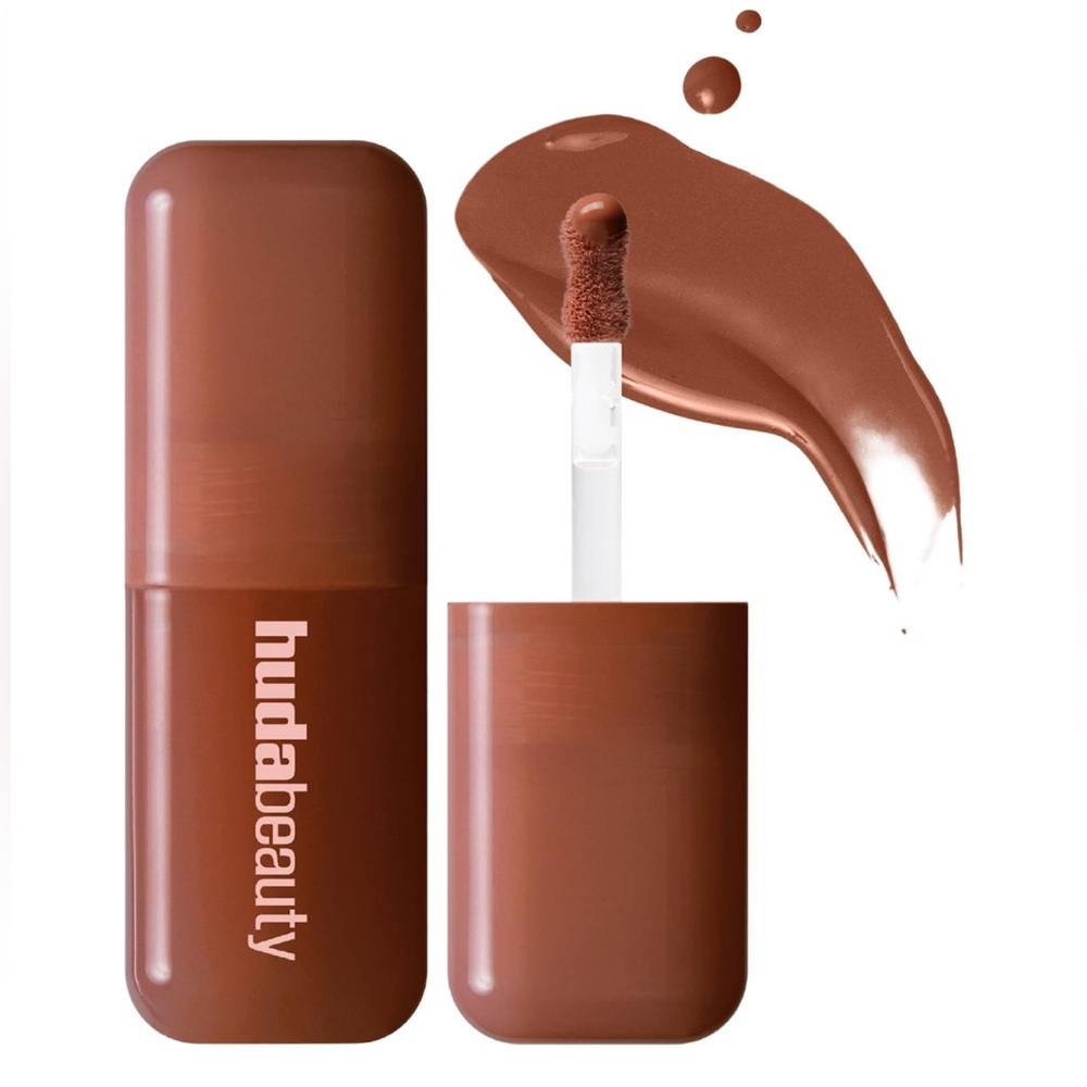 Huda Beauty liquid blush “latte”